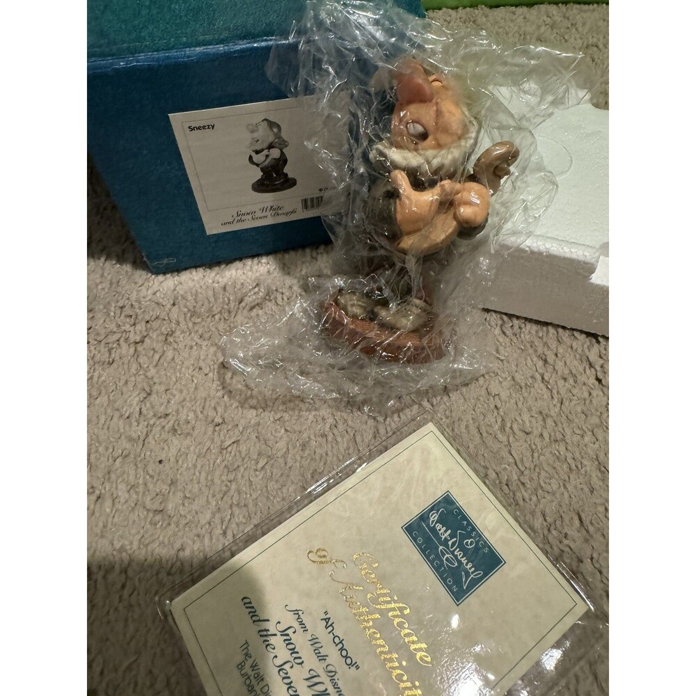 WDCC Disney Snow White SNEEZY Ah Choo Figurine Coa W/ Box Seven Dwarfs Sealed